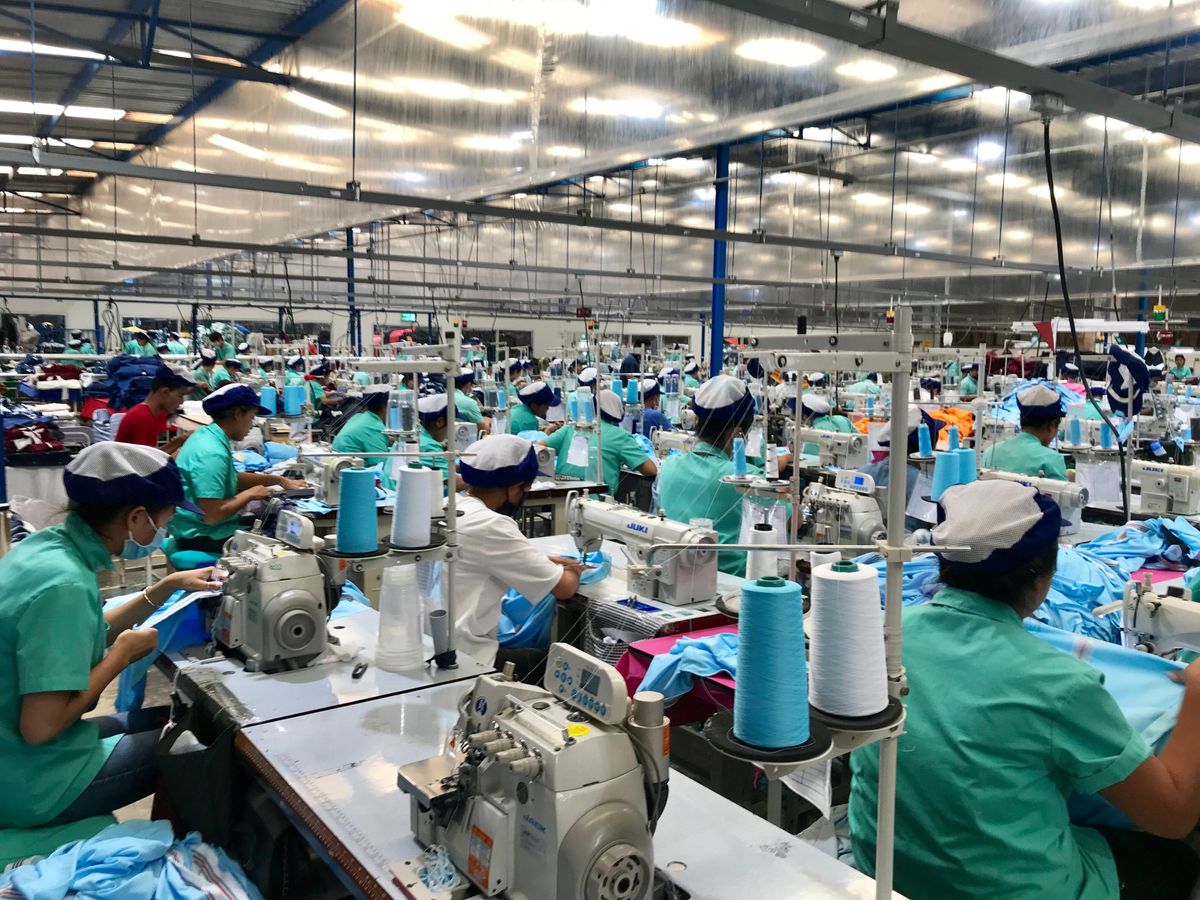Controle de qualidade para a fabricação de roupas no Vietnã