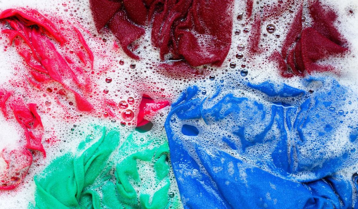 Testes de Solidez de Cor para Têxteis: Guia de Métodos de Testes de Solidez de Cor