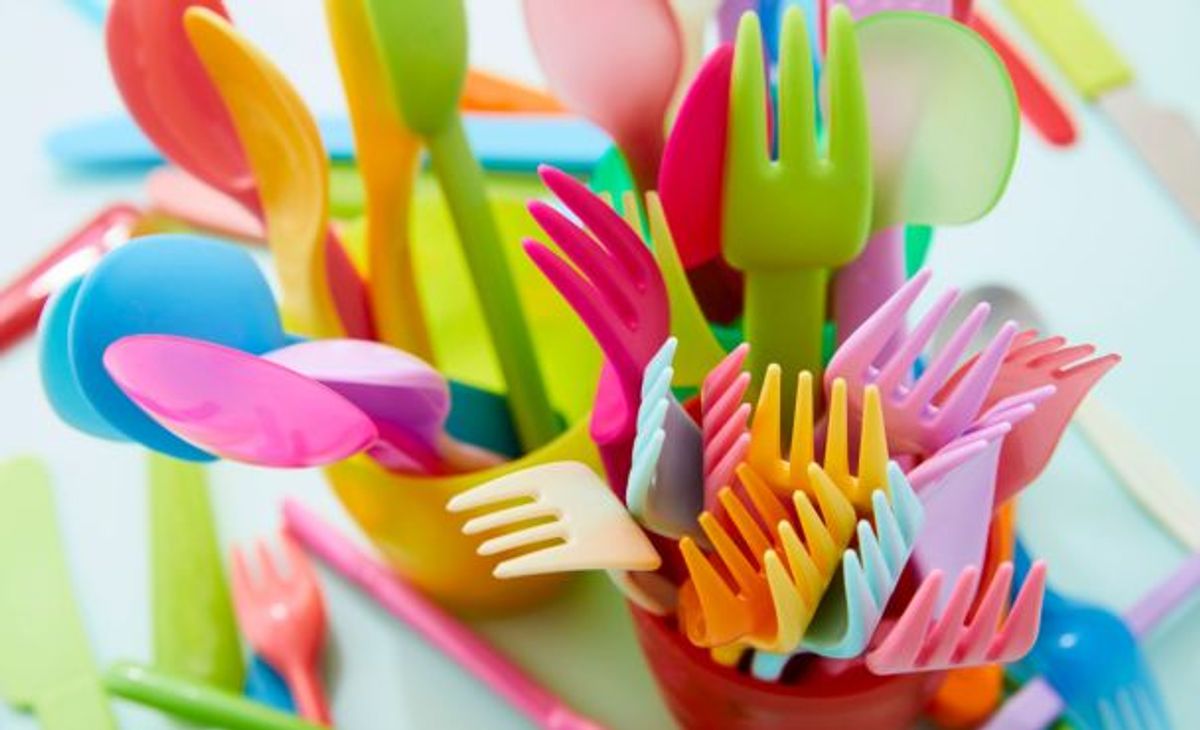 UE introduz novos regulamentos para plásticos em contato com alimentos