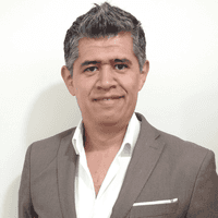 Dr. César Silva